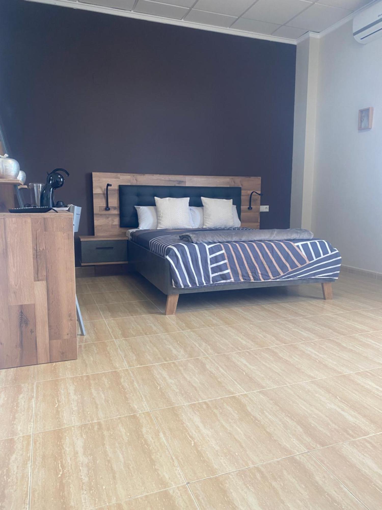 Hotel La Oficina Сан Мигел де Салинас Екстериор снимка